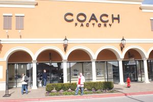 Coach Bags: Empresa de lujo a precio de saldo