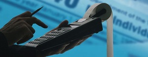 ¿Puede la comunidad de propietarios cobrar intereses de demora por las cuotas impagadas del anterior propietario?