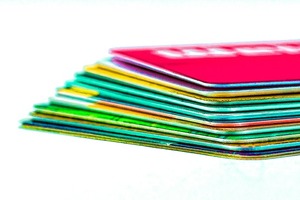 ¿Qué tipos de intereses tiene una tarjeta de crédito?