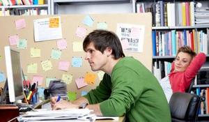 ¿Cuánto se retiene en los contratos laborales?