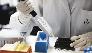 ¿Cómo afecta el profit warning de Almirall a su precio objetivo?