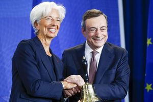 El bazooka monetario del BCE: 750.000 millones de euros para luchar contra el coronavirus.