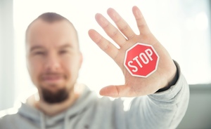 ¿Qué es una orden stop y cómo puedo ejecutarla al invertir en bolsa?