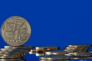 Beyond the hype: stablecoins and their challenges.