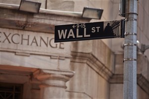 Diario de mercados: Wall Street cierra sin grandes cambios en la jornada festiva de las bolsas en Europa