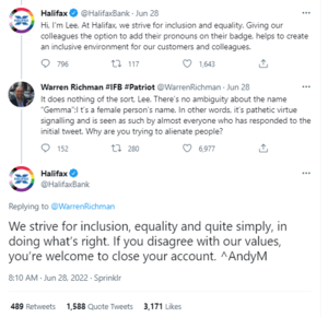 Banco inglés Halifax se pelea con los clientes