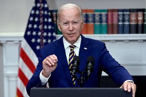 Cómo funciona el plan de cancelación de deuda para estudiantes de Joe Biden
