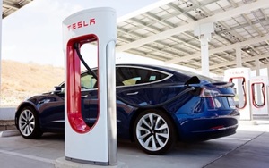 Tesla y Netflix se deslizan en los mercados previos después de informar ganancias