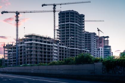 Claves para la inversión inmobiliaria en España en zonas turísticas y no turísticas