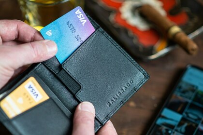 Tarjetas de crédito vs. débito para empresas: ¿Qué opción es mejor?