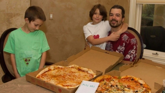 Bitcoin Pizza Day - 2010-ben Hanyecz László történelmet írt azzal, hogy a Bitcoinnal vásárolt pizzát, ami mérföldkő a kriptovaluta-rajongók számára szerte a világon