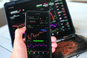 ¿Inviertes en ETF? Estos 3 fondos podrían sorprender en octubre