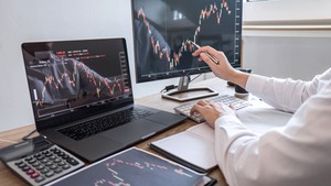 ¿Cómo aprovechar los spreads competitivos de IUX?