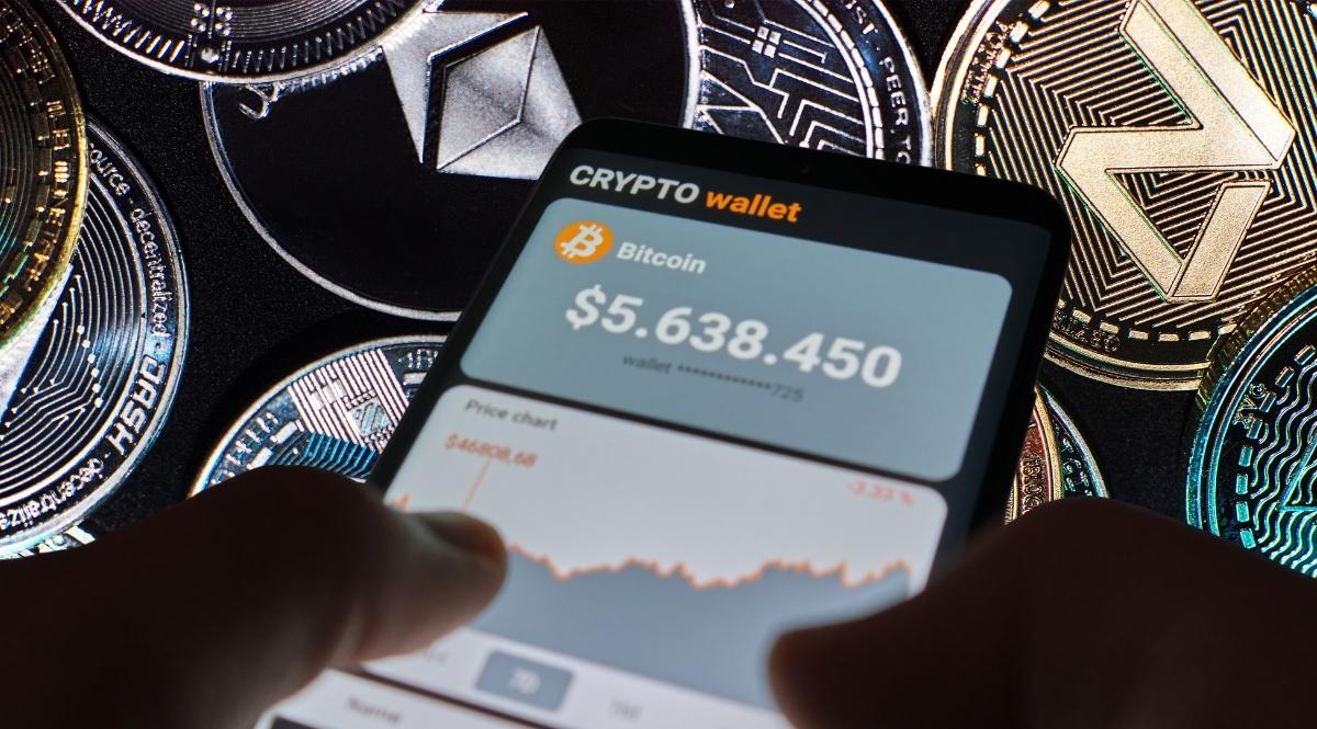 Qué es DYOR y cómo investigar antes de invertir en cripto