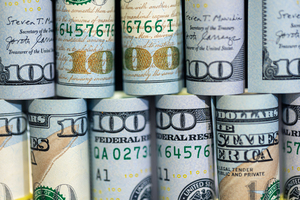 El dólar roza máximos de un mes tras un dato de inflación que reduce las prisas de la Fed