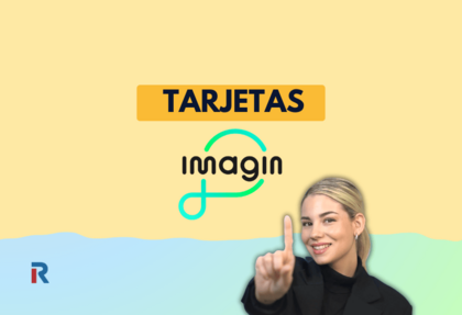 Imagen de portada sobre la review de la tarjeta Imagin con fondo en tonos beige y verde agua. En la parte superior aparece el texto “TARJETAS” en un recuadro amarillo y debajo el logo de imagin en color verde. En la esquina inferior izquierda se ve el logotipo de Rankia. A la derecha, una mujer rubia con blazer negro sonríe y señala hacia el frente, representando análisis y opinión experta sobre la tarjeta Imagin.