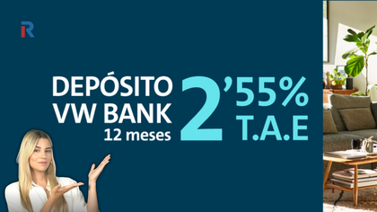 Paula Díaz Linares, periodista de Banca Rankia, señalando el Depósito VW Bank a 12 meses con 2,55% TAE sobre fondo azul corporativo con logotipo de Rankia y diseño promocional financiero.