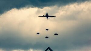 ¿Cómo invertir en defensa con acciones y ETFs?