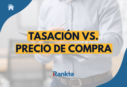 Persona sosteniendo una tablet y escribiendo, con el texto “Tasación vs. precio de compra” destacado en el centro de la imagen.