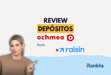 Imagen de portada sobre depósitos Achmea Bank con texto “Review depósitos”, logo de Achmea Bank en rojo, mención a Raisin en azul y branding de Rankia, con una mujer señalando el contenido sobre fondo claro.
