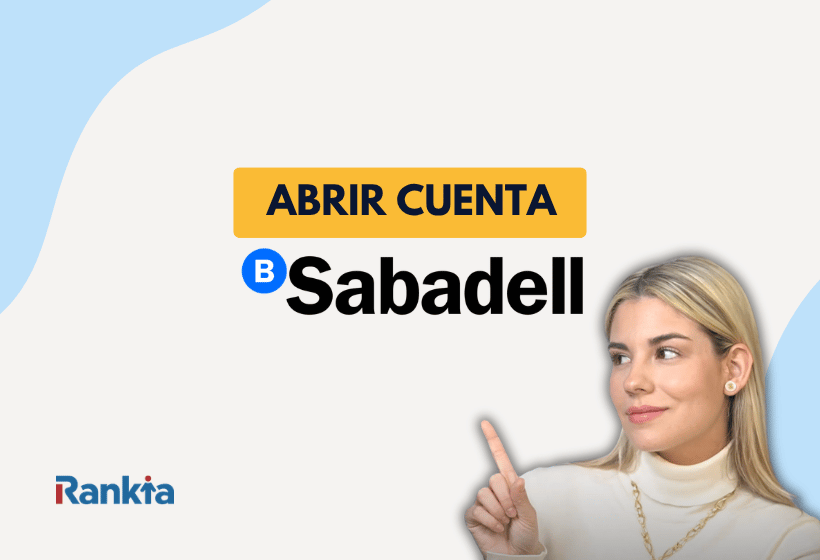 Mujer señalando el logo de Banco Sabadell junto al texto “Abrir Cuenta Sabadell” sobre fondo claro con logo de Rankia.