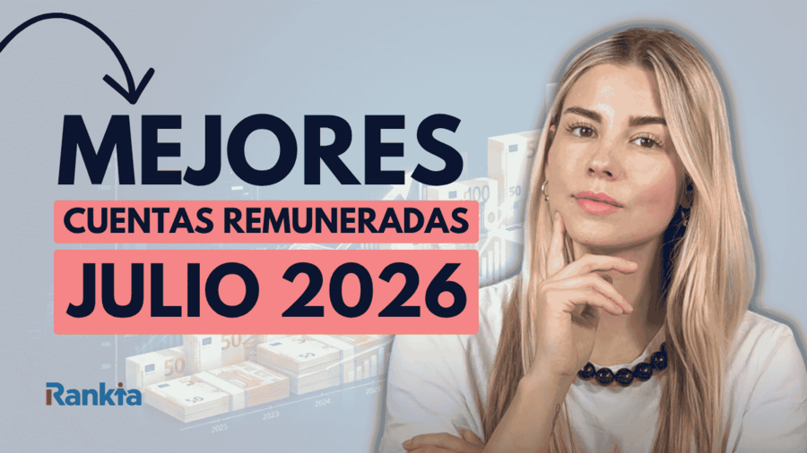 Fondo gris azulado con billetes de euro desenfocados, texto destacado "Mejores cuentas remuneradas julio 2026", flecha decorativa en la parte superior izquierda, logo de Rankia en la esquina inferior izquierda y Paula Díaz Linares, periodista especializada en banca de Rankia, en primer plano con gesto pensativo.