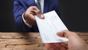 Cómo cobrar un cheque: pasos, plazos y ECHEQ