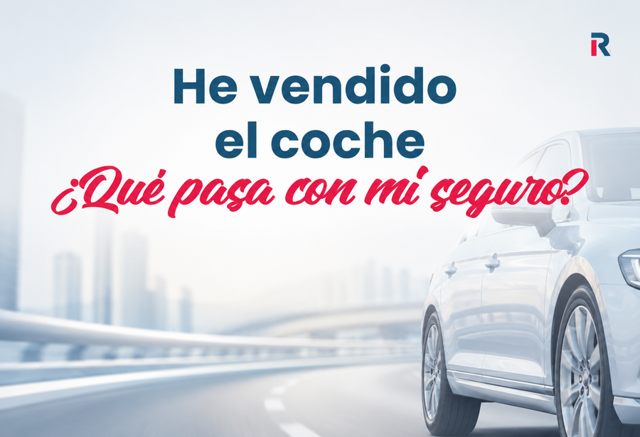 Portada con el texto “He vendido el coche. ¿Qué pasa con mi seguro?”, sobre un fondo desenfocado de carretera y ciudad, con un coche plateado en primer plano a la derecha y el logotipo de la marca en la esquina superior derecha.