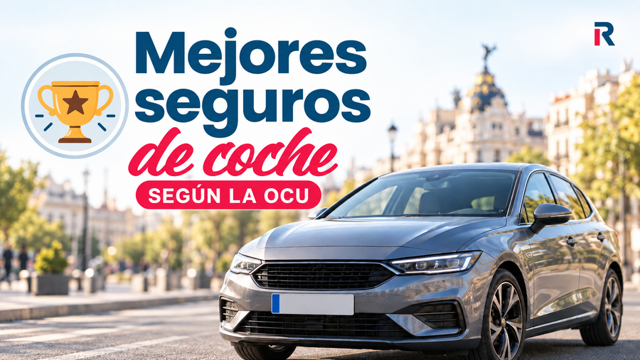 Coche y trofeo junto al titular sobre los mejores seguros de coche según la OCU.