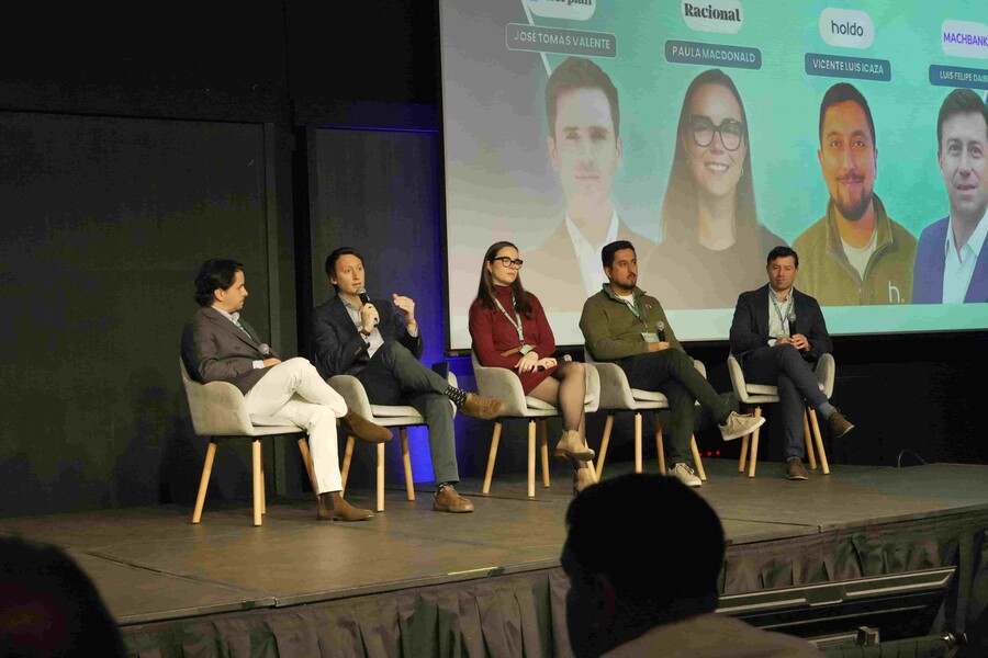 Mesa redonda sobre la revolución fintech