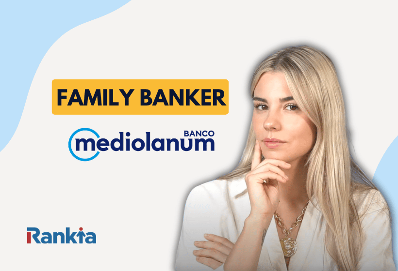 Imagen de portada: mujer de pelo rubio con la mano en la barbilla junto al rótulo Family Banker y el logo de Banco Mediolanum, sobre fondo gris claro.