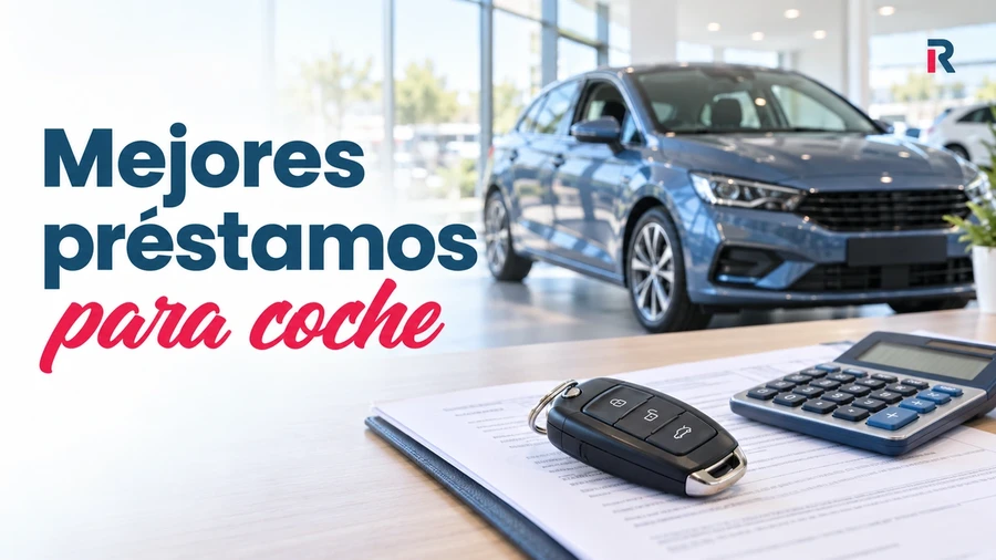 Llaves de coche sobre documentos de financiación junto a una calculadora, con un vehículo azul al fondo.