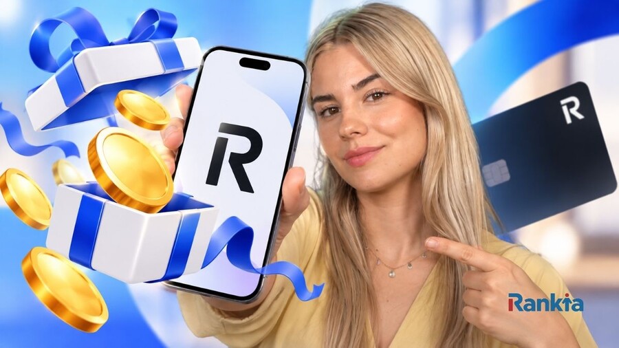 Mujer señalando un móvil con el logo de Revolut, junto a una tarjeta Revolut, cajas de regalo y monedas