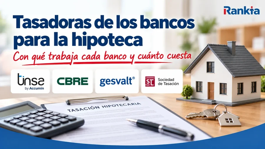 Tasadoras con las que trabajan los bancos en España, con Tinsa, CBRE, Gesvalt y Sociedad de Tasación, junto a una vivienda, llaves y documentación hipotecaria.